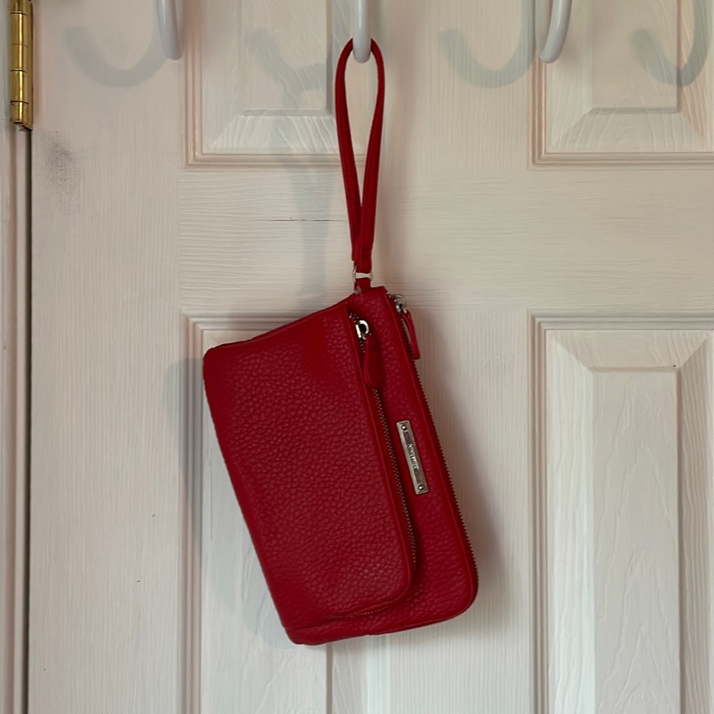 COPY - Nine West Wristlet purse